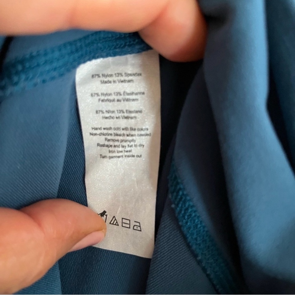 Alo Yoga Peacock Blue Leggings With details on back of the legs size Large EUC - Picture 7 of 7